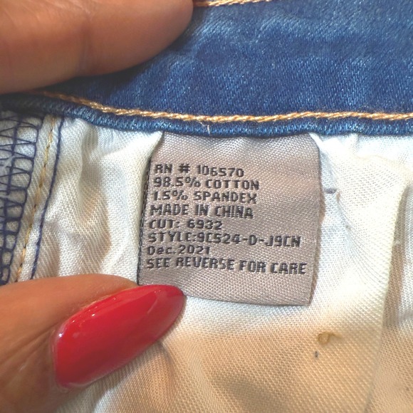 NWT Tractr Denim Diane Mid Rise Slim Jeans Distressed Ripped Raw Hem‎ - Picture 2 of 10